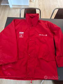 Giubbotto anti vento e cappellini Alfa Romeo