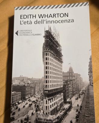 libro Feltrinelli l' età dell' innocenza 