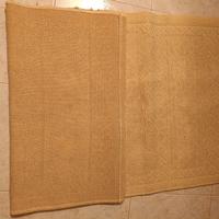 Due tappeti scendiletto in cotone