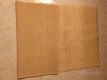 Due tappeti scendiletto in cotone