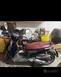 Aprilia scarabeo 200