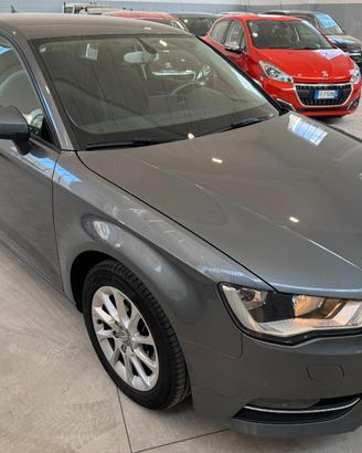 Audi A3 3P 1.6 TDI 105 CV YOUNG