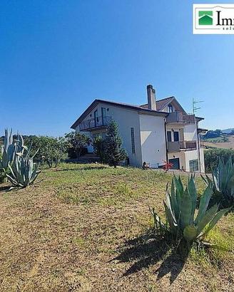 Villa di 640 m² con più di 5 locali e box auto dop