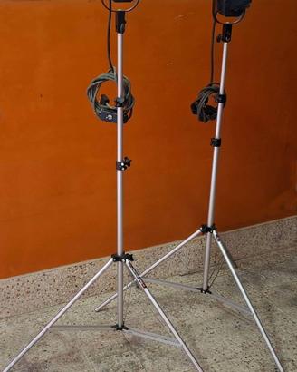 64 MANFROTTO 052 STATIVI più lampade