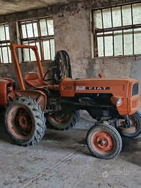 Trattore fiat 215