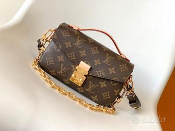 Louis Vuitton  Pochette Métis East West