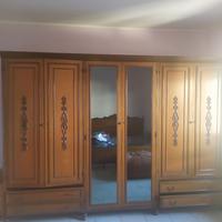 armadio antico per stanza da letto