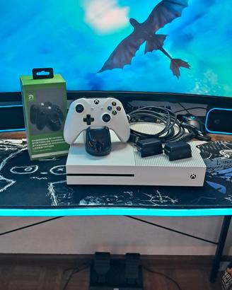 Xbox One S 1TB 2018 + Charging Station Controller