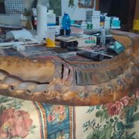 Centrotavola in pelle a forma di scarpa di Aladino