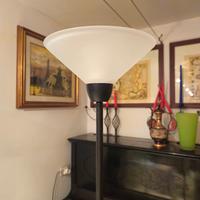 Lampada da terra a stelo