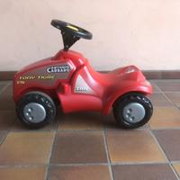 Trattore giocattolo