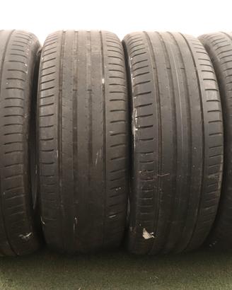 Gomme Pirelli Scorpion 235 55 18 estate