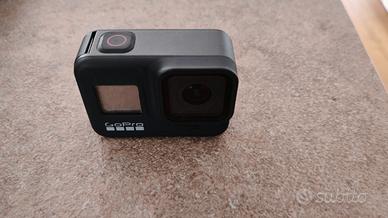 GoPro 8 Hero black con borsa e accessori