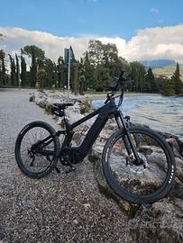 E-Bike Full Suspended con Motore TOP MONDO