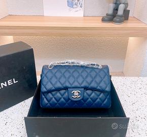 Borsa Chanel Classic Flap Medium in Pelle Caviar B
