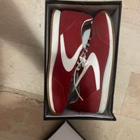 Scarpe rosse della Nike