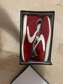 Scarpe rosse della Nike