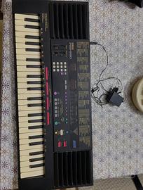 Pianola yamaha pss 590