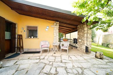 NUDA PROPRIETÀ - Casa indipendente con giardino