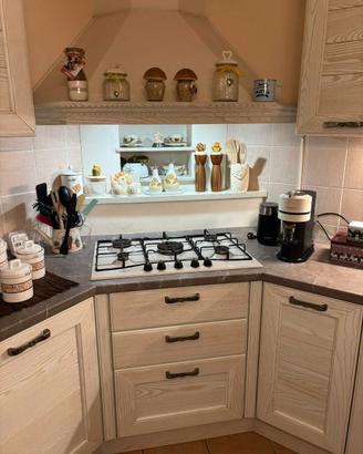 Cucina LUBE in legno Completa di elettrodomestici
