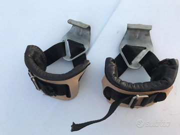 Guanti e cintura in cuoio