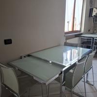 TAVOLO IN CRISTALLO + 4 SEDIE