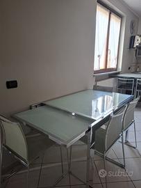 TAVOLO IN CRISTALLO + 4 SEDIE