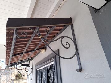 Tettoia in ferro battuto con tegole