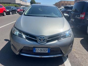 Toyota Auris 1.8 Hybrid Lounge