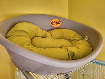 Cuccia con cuscino per cani