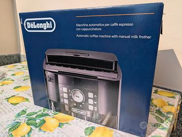 Macchina da caffè automatica - DeLonghi