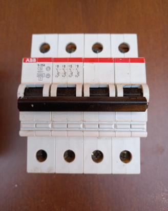 Piccolo lotto materiale elettrico 