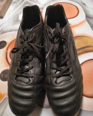 Scarpe da calcio con tacchetti