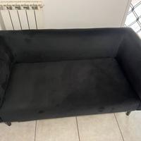 Divano due posti colore nero