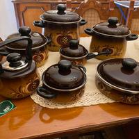 Batteria da cucina in acciaio porcellanato disegna
