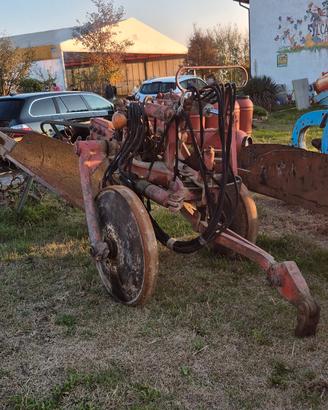 Aratro carrellato idraulico per fiat 70 c