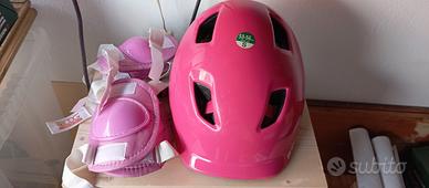 caschetto e protezioni per bambini 