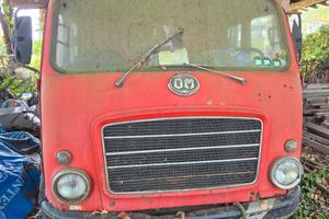 camion d'epoca Om  Lupetto