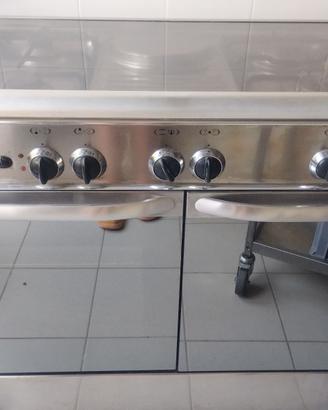 Fornello a gas con forno