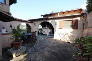 CASA SEMINDIPENDENTE A TORTORETO