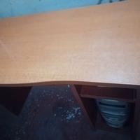 Scrivania porta pc