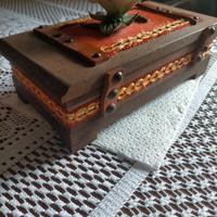 PORTAGIOIE IN LEGNO CON APPLICAZIONE CAPODIMONTE