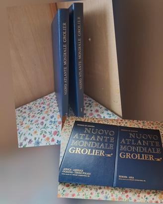 Nuovo Atlante Mondiale in 2 volumi ved.descrizione