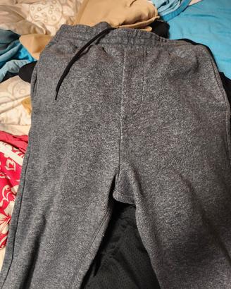 stock pantaloncini e pantaloni tuta
