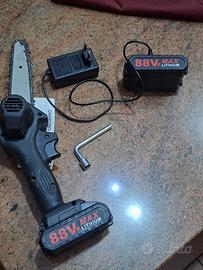 Motosega a batteria