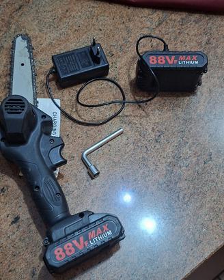 Motosega a batteria