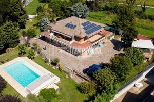 VILLA DI PRESTIGIO CON PISCINA