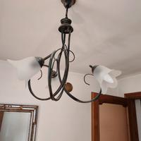 Lampadario in metallo e vetro