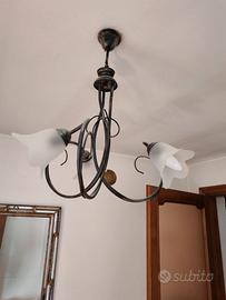 Lampadario in metallo e vetro