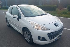 PEUGEOT 207 1,4 BENZINA- OK NEOPATENTATI